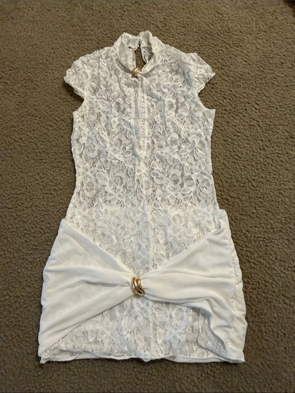 SHEIN White Lace Bow-Accent Formal Dress with Gold Ring